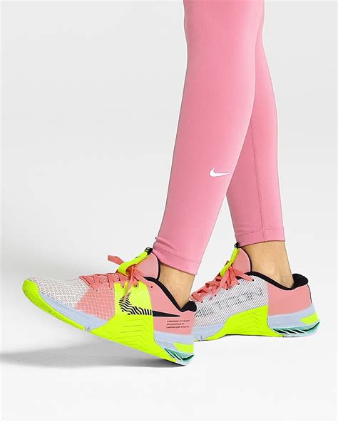 Women's Nike Shoes & Apparel 